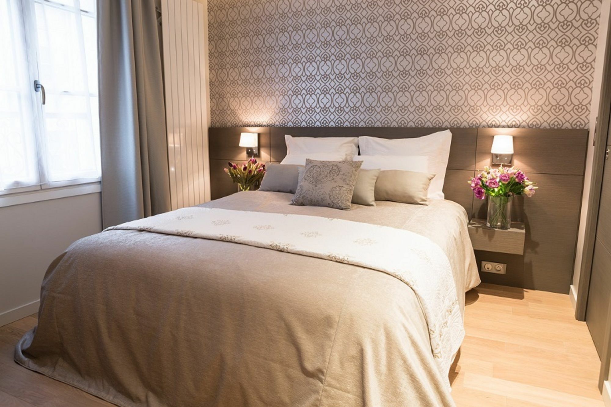Roi De Sicile - Rivoli -- Luxury Parijs